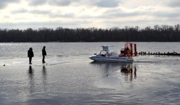 На Чернігівщині двоє рибалок провалилися під лід
