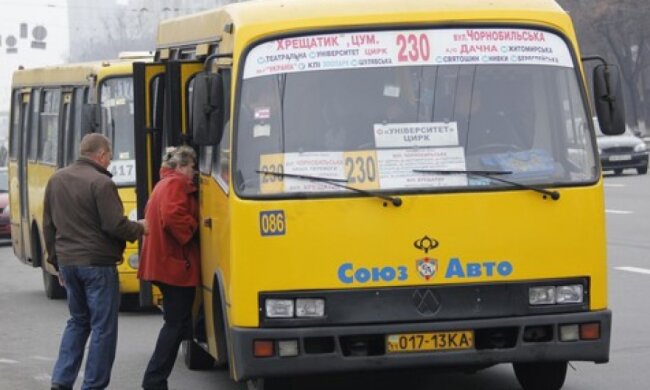 У маршрутках Києва оновлять таблички пунктів слідування