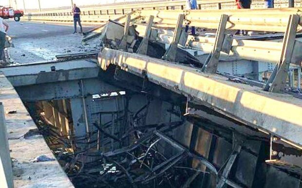 "Шойгу, Герасимов, где кусок моста?": сеть взорвали мемы и шутки про Крымский мост
