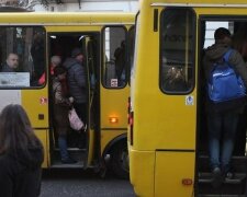 У Запоріжжі хам у погонах накинувся на водія, переполох на всю маршрутку: ось так доводять до аварій