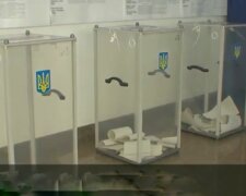 У Чернігові підкуповують виборців лампочками