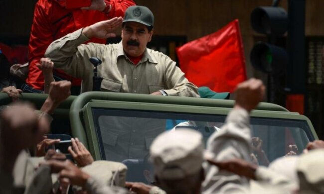 Інфляція почекає: путінський диктатор пішов у вічне царювання