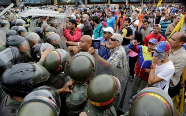 Венесуэльские мятежники призвали к восстанию против Мадуро