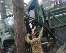 На Львовщине перевернулся грузовик с военными, фото: Підслухано Новояворовск