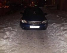 Черговий автохам залишив киян без тротуару