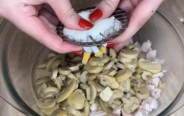 Салат "Март", кадр из видео