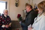На Прикарпатье поздравили пенсионерку: Facebook Боршнив-Осадская ОТГ