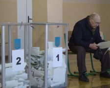 Стали відомі перші порушення під час голосування в Києві