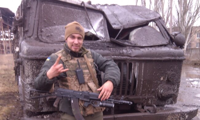 Неожиданная встреча на вокзале заставила бойца АТО задуматься о главном - "Вы спасли мне жизнь"