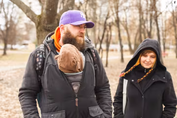 Українська пара з батьком у декреті, фото: вільне джерело