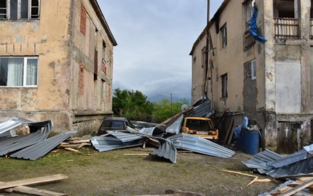 В Грузии ураган уничтожил школьного учителя