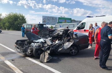 В Одесі нічний форсаж шумахерів перетворились на пекло: автівки - у фарш, фотошок з місця аварії