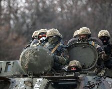 Боевики "ДНР" на Донбассе начали стрелять друг в друга: восстали против "хозяев" и сожгли дом