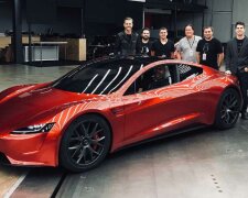 Суперкар от Tesla, motor1