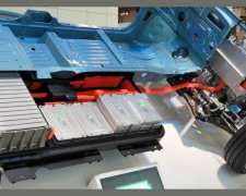 Tesla запатентувала помічника електрокарів