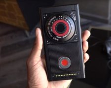 Red Hydrogen One: живые фото самого интересного смартфона 2018 года