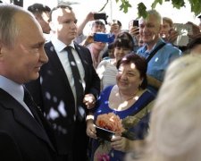 У Путіна зліпили черговий "доказ народної любові": відео
