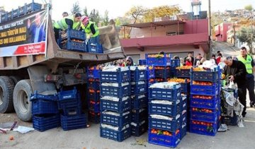 В Турции раздали 20 тонн продуктов