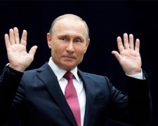 Розкол? Путіна налаштовують проти його правої руки