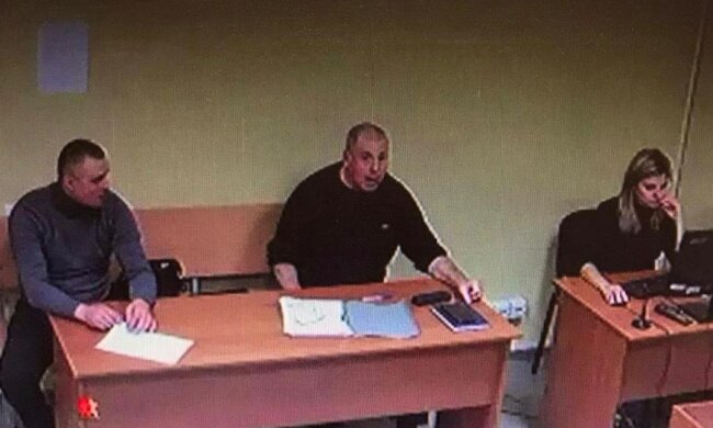 Под стать босу: Охранник Кивы угрожал официантке зарезать ножом и получил 2 месяца в СИЗО
