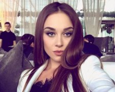 Акторка популярних серіалів показала фанатам принади