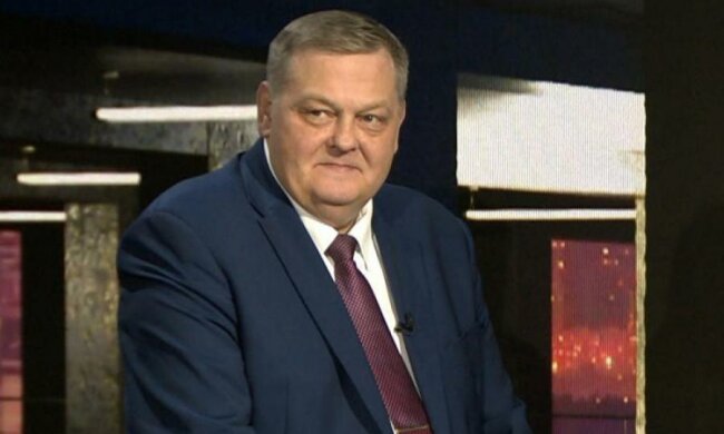 Маленька бомбочка: скажений історик хоче підірвати Україну у прямому ефірі