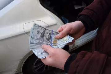 СБУ затримала за хабар двох державних виконавців Міністерства юстиції
