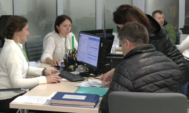 Обращение за соцпомощью. Фото: скрин youtube