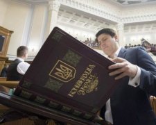 Головне за ніч: ДТП з соратницею Саакашвілі та нова Конституція 
