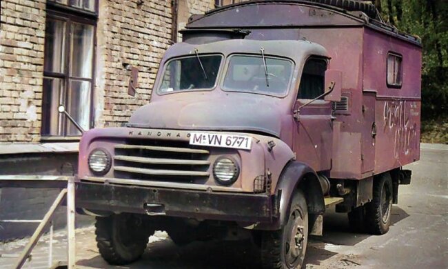 Hanomag AL-28А на Київській кіностудії ім. А. Довженка. Фото Леоніда Гоголєва (1989 р.)