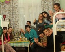Який жах! 18-річна кобіта зняла хоум-відео із 6-річними хлопчиками