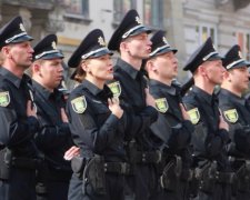 До франківської патрульної поліції записуються цілими сім'ями