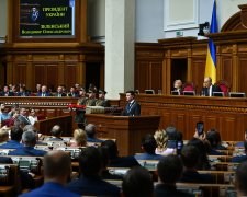 Головне за ніч: референдум Зеленського, "битва" Коломойського з НБУ та напад на депутата
