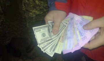 СБУ спіймала на хабарі прикордонника на Чернігівщині (фото)