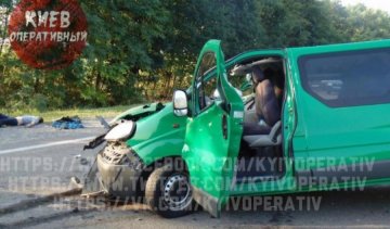 Сонний водій протаранив вантажівку