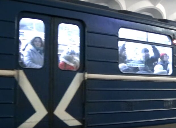 Скрін, відео YouTube метро Харкова