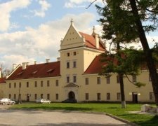 У старовинний замок на Львівщині кинули коктейль Молотова