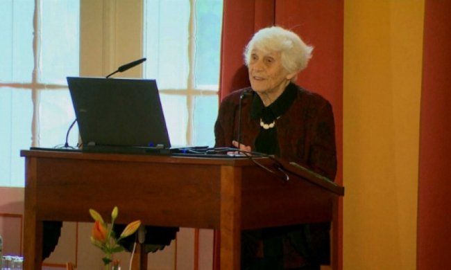 102-річна німкеня стала доктором наук 