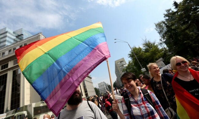 В Киеве средь бела дня напали на лидерку ЛГБТ-организации: кричали "лесбуха"