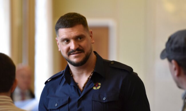 Не держите меня: Савченко ломает комедию с отставкой
