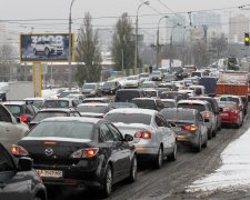 В Киеве парализовано движение Северным и Южным мостами: что случилось