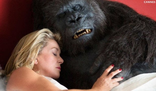 В "Новейшем завете" Катрин Деньов влюбилась в гориллу