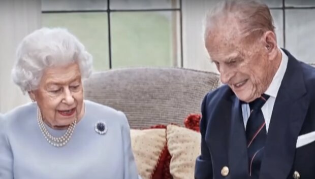 Елизавета II и принц Филипп, скриншот: Youtube