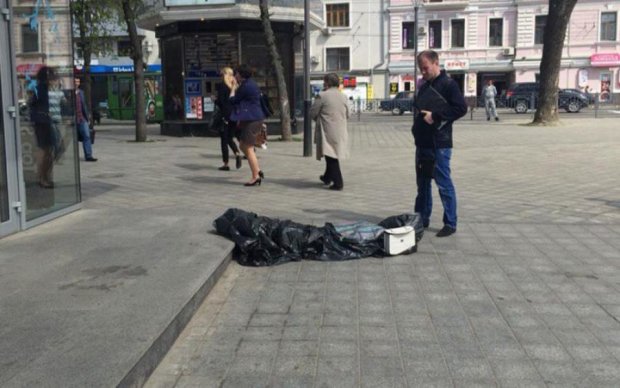 Посеред Києва виявили труп "без обличчя"