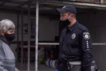 Франківчан масово бомблять дивними посилками, відкриєте - пошкодуєте