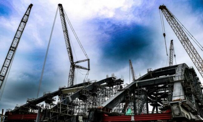 Чому не на честь Кадирова? У мережі глузують над новою назвою мосту окупантів