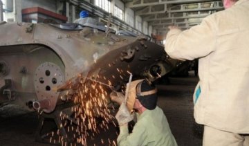 В Украине некому ремонтировать сломанную бронетехнику для АТО