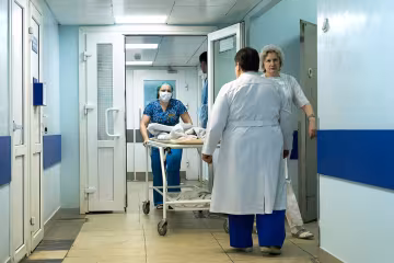 Во Львове при странных обстоятельствах умирают люди: больницы превращаются в кладбища
