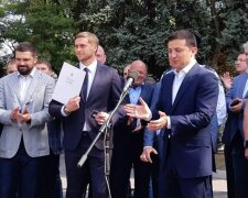 Губернатор Дніпровщини Бондаренко хитро обвів Зеленського навколо пальця - картинки замість доріг та аеропорту