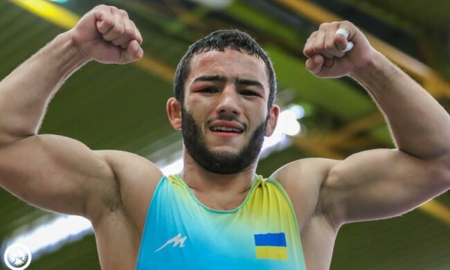Украинец завоевал золото на Чемпионате Европы по греко-римской борьбе